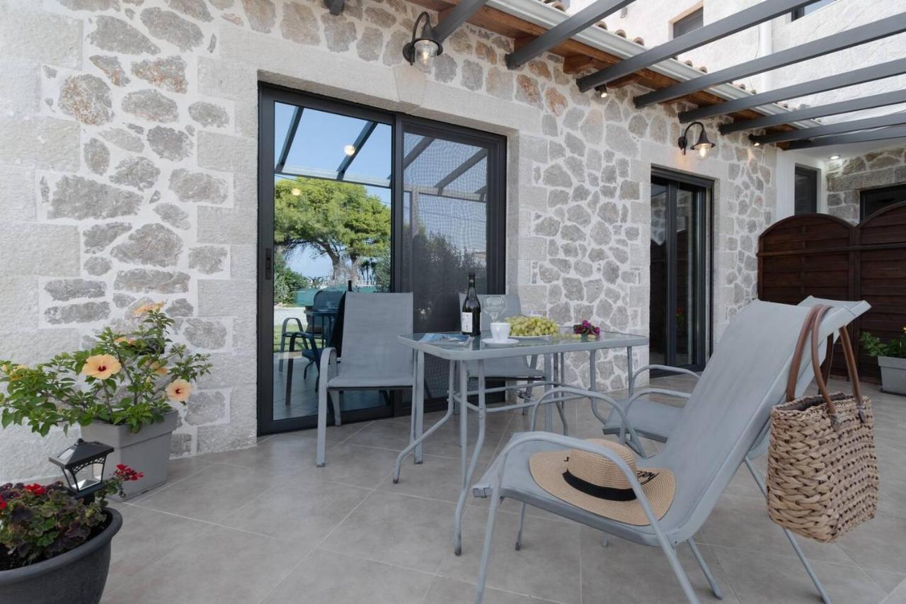 Villa On The Sea Agia Marina  المظهر الخارجي الصورة