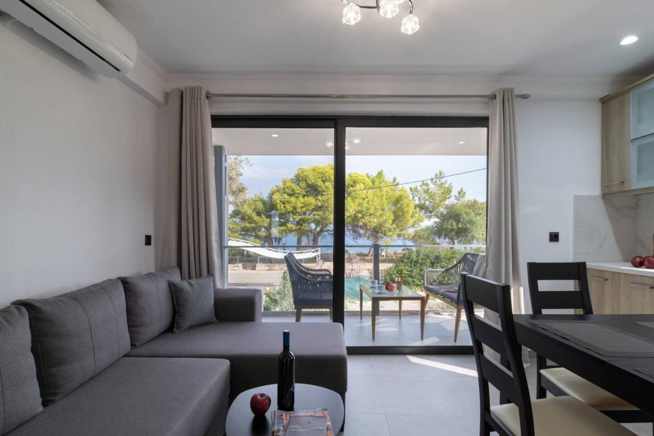 Villa On The Sea Agia Marina  المظهر الخارجي الصورة