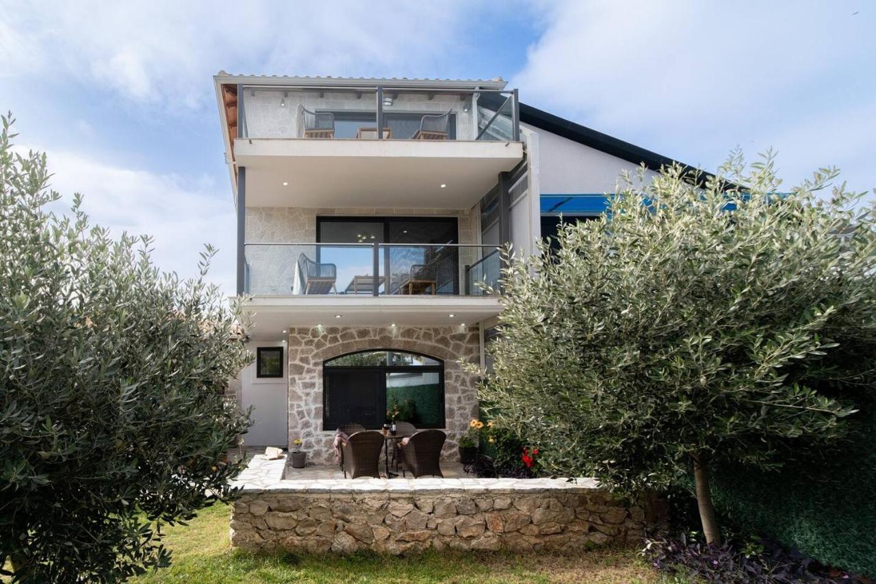 Villa On The Sea Agia Marina  المظهر الخارجي الصورة
